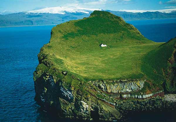 Misteriozna-kuća-na-napuštenom-ostrvu-7.jpg
