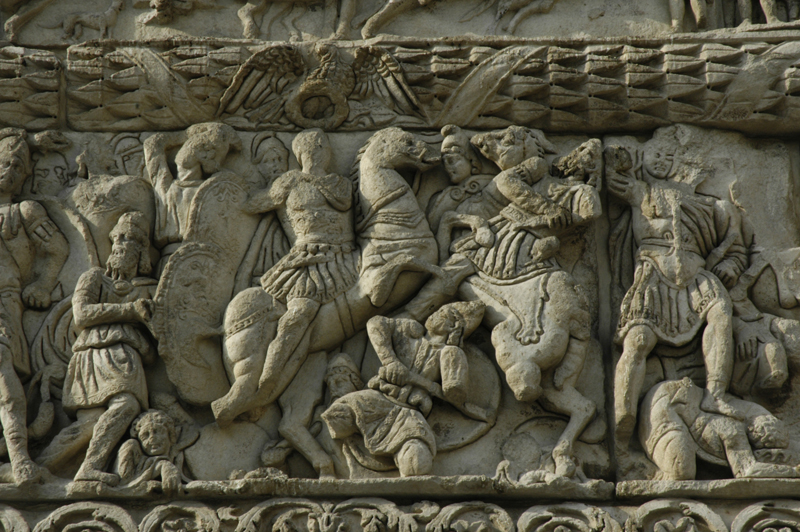 Galerius atacă Narseh pe Arcul lui Galeriu (detaliu) la Salonic, Grecia, orașul în care Galerius a efectuat cele mai multe dintre acțiunile sale administrative..jpg