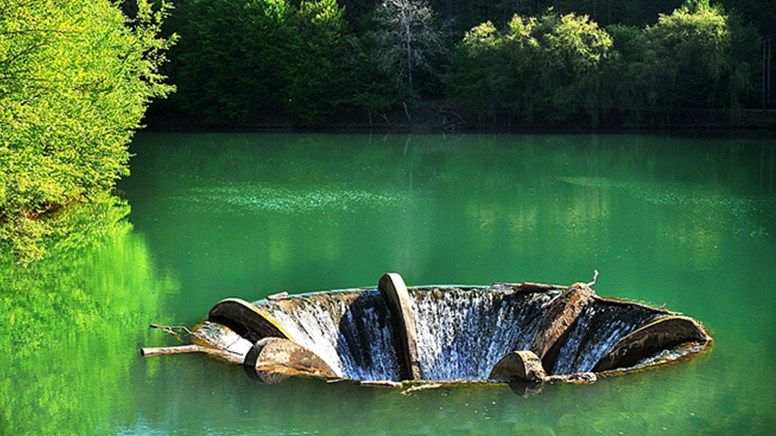 Lacul-unic-în-România.jpg