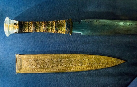 king tut dagger.jpg